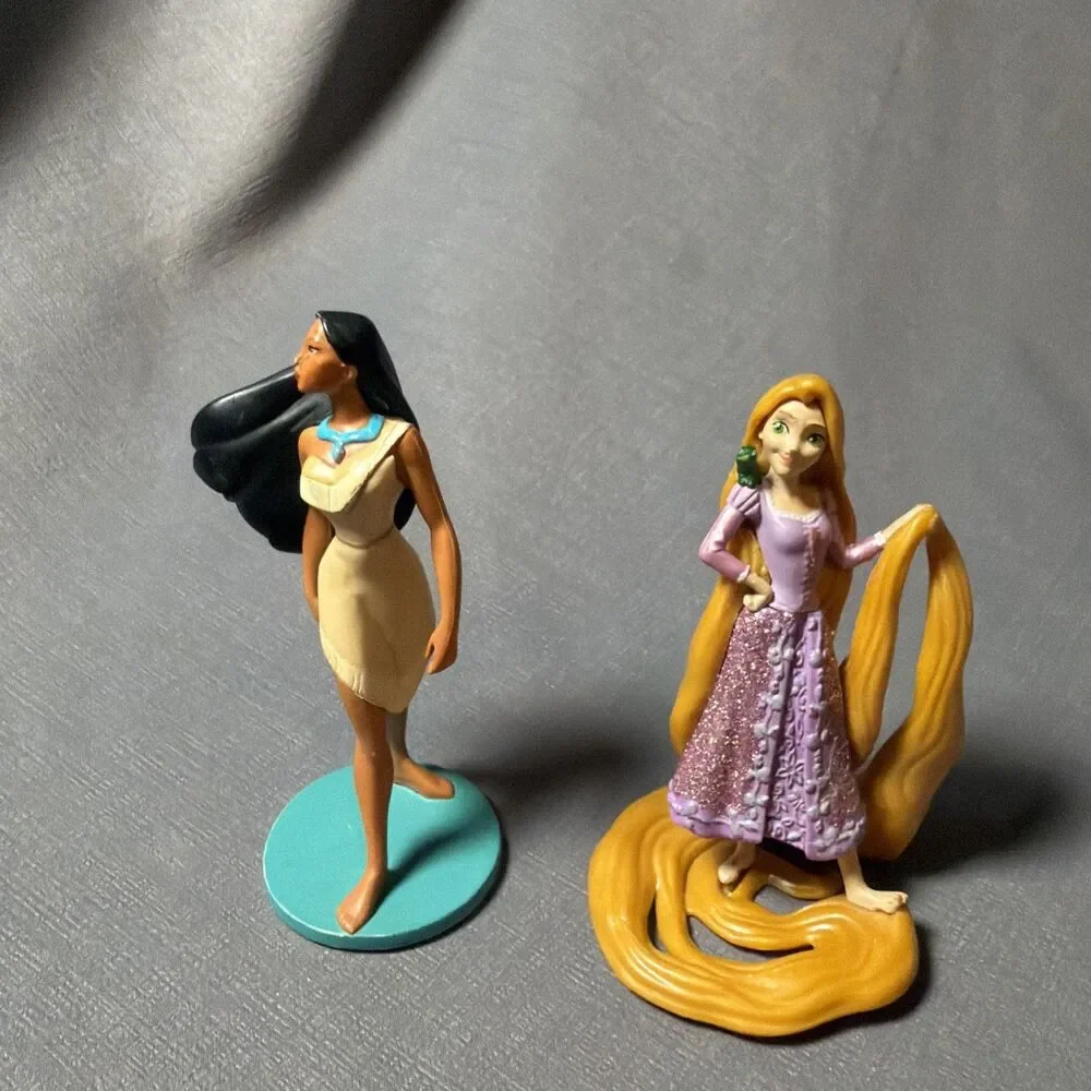 Disney Princess PVC Figure lot Pocahontas and Rapunzel -M